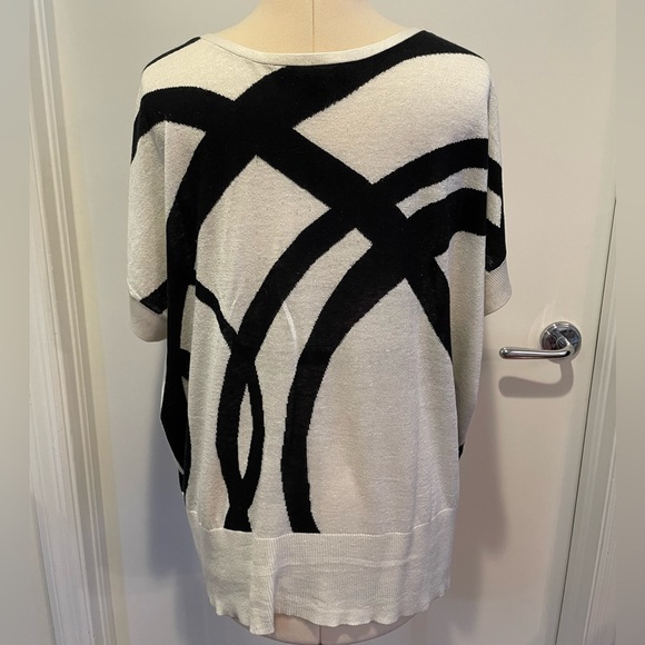 DKNY short sleeve silk and cashmere sweater size L - Picture 3 of 9